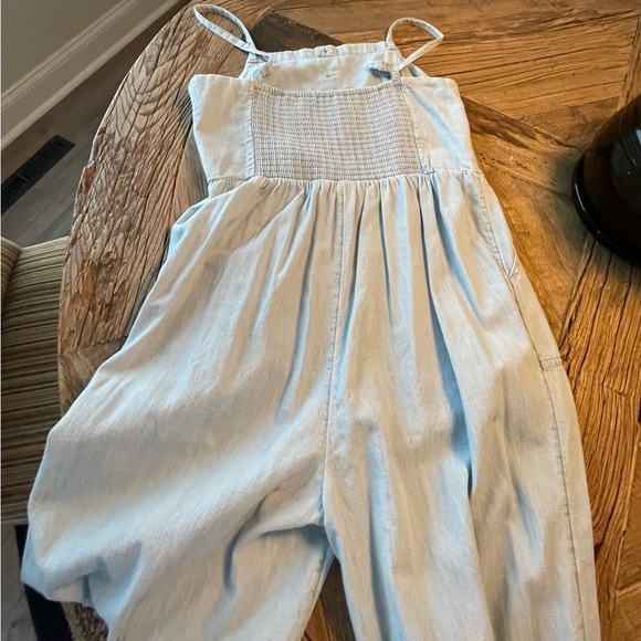 Old Navy Chambray Overalls Excellent Condition - Picture 5 of 9